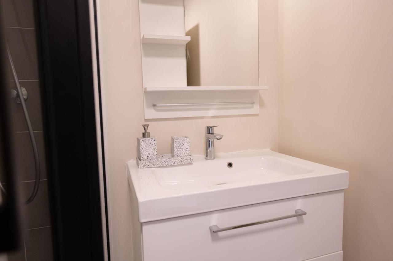 Machouart Le Duplex -Parking Gratuit Equipee Commodites- Aubervilliers Exterior foto