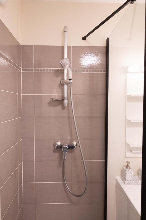 Machouart Le Duplex -Parking Gratuit Equipee Commodites- Aubervilliers Exterior foto